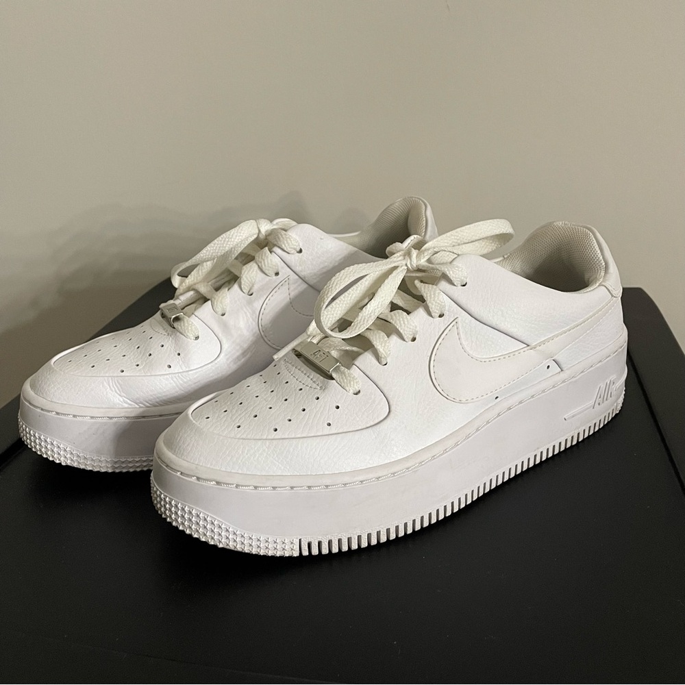 Nike Air Force 1 Sage Low